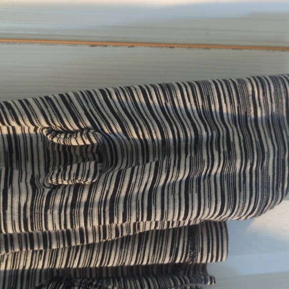 Short sleeve pocket knit blazer Size 2 / Large - Picture 6 of 11